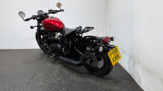 Triumph Bonneville Bobber Black